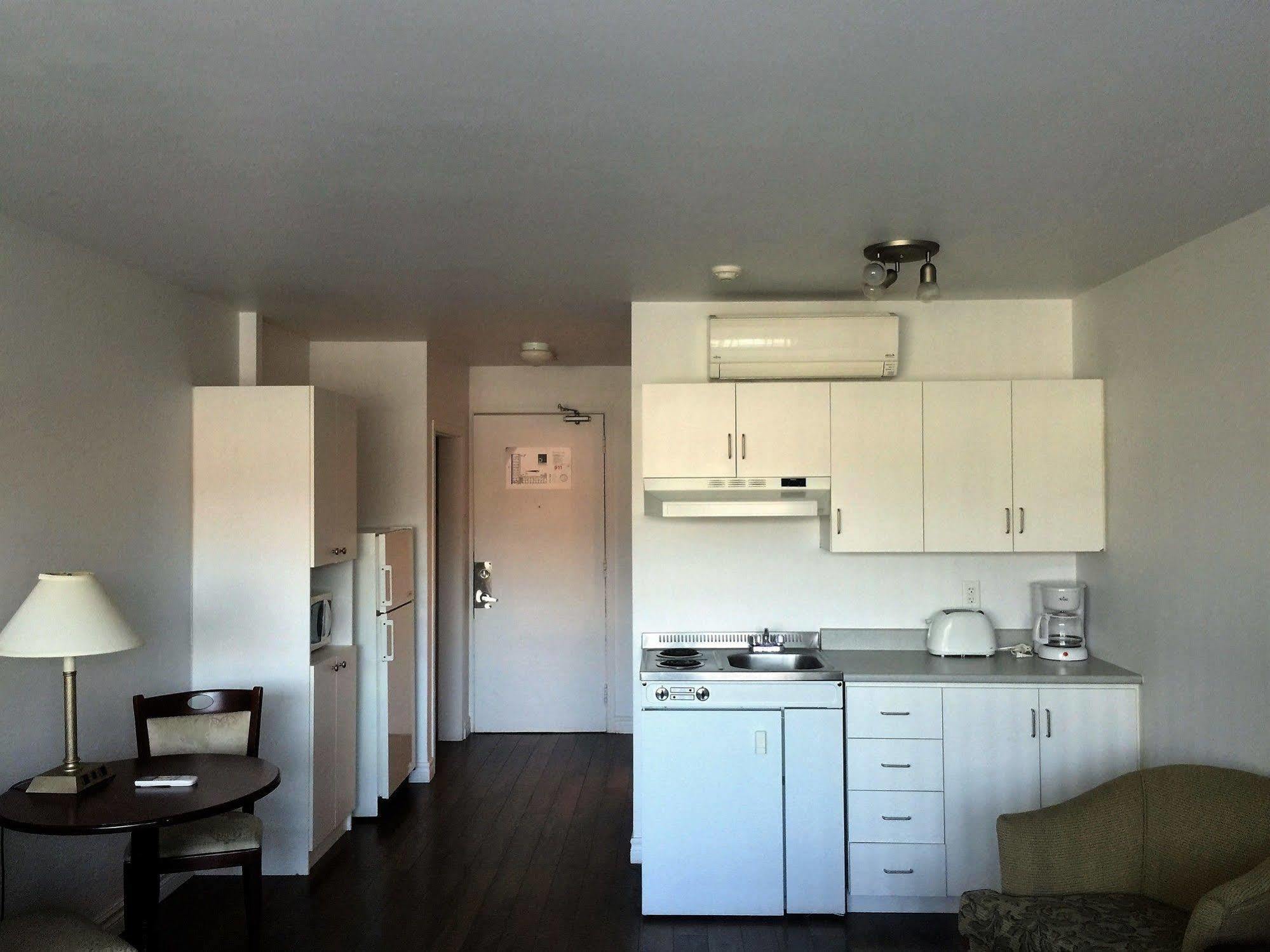Aparthotel Duvernay And Gatineau